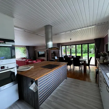 Villa With Private Pool And Jacuzzi *