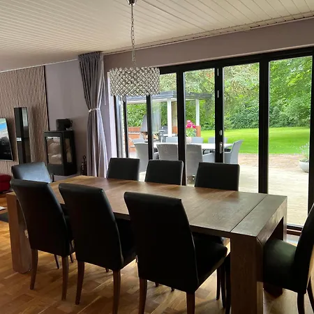 With Private Pool And Jacuzzi Ringsted