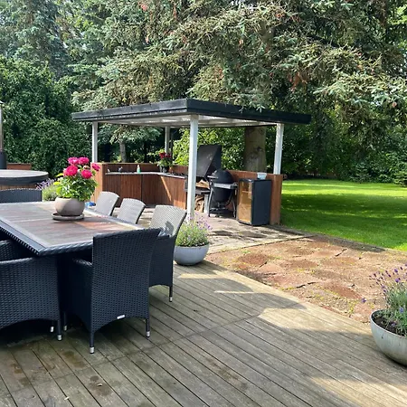 With Private Pool And Jacuzzi * Ringsted