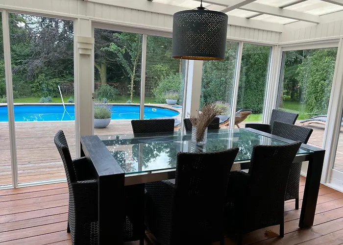 Villa With Private Pool And Jacuzzi *